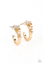 Load image into Gallery viewer, PREORDER Paparazzi Starfish Showpiece - Gold Earrings