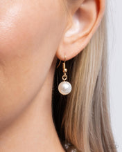 Load image into Gallery viewer, Paparazzi Prismatic Potential - Necklace
