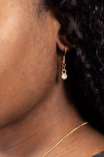 Load image into Gallery viewer, Paparazzi Close to You - Gold Necklace
